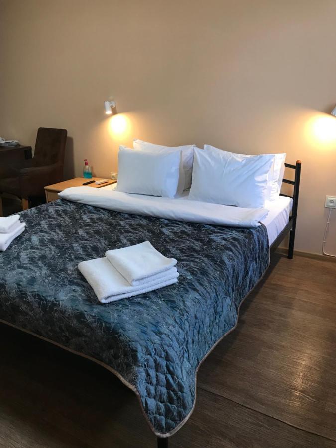 мини «positive” Hotel Kyiv